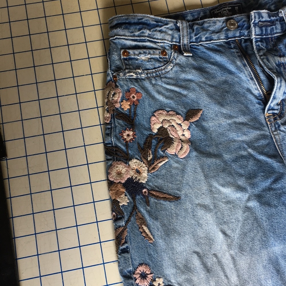 Annie high rise embroidered girlfriend jeans - Picture 2 of 3